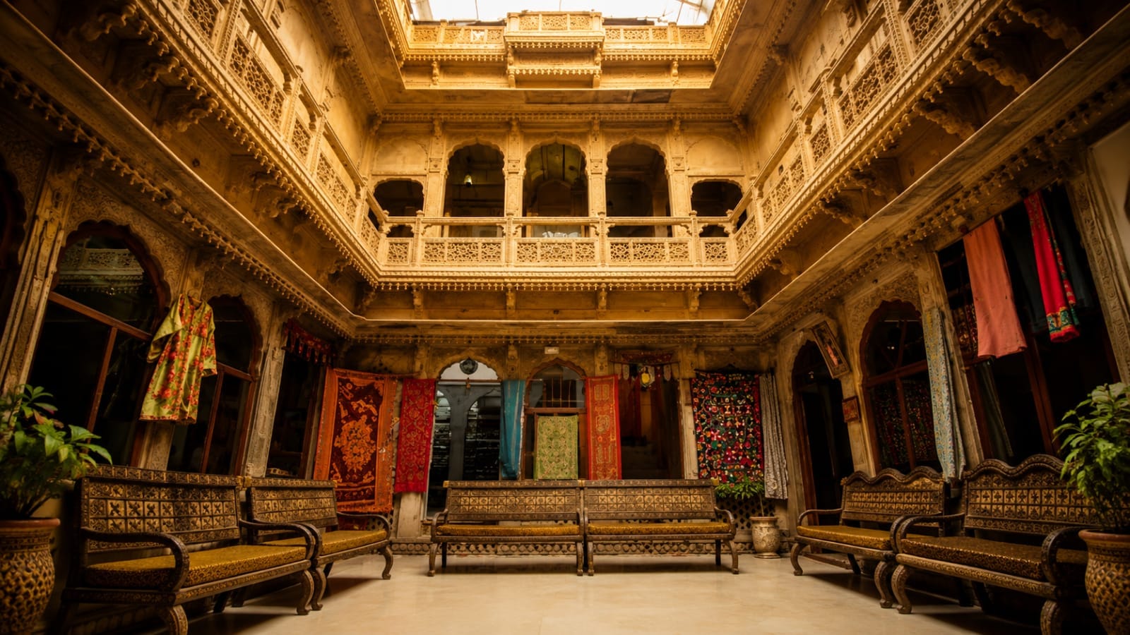 Patwon Ki Haveli interior courtyard